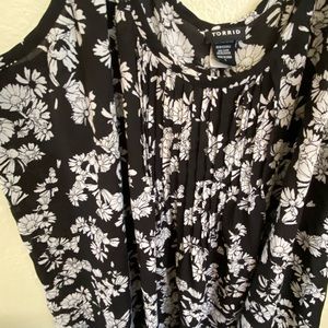 Torrid size 4 floral swing tank